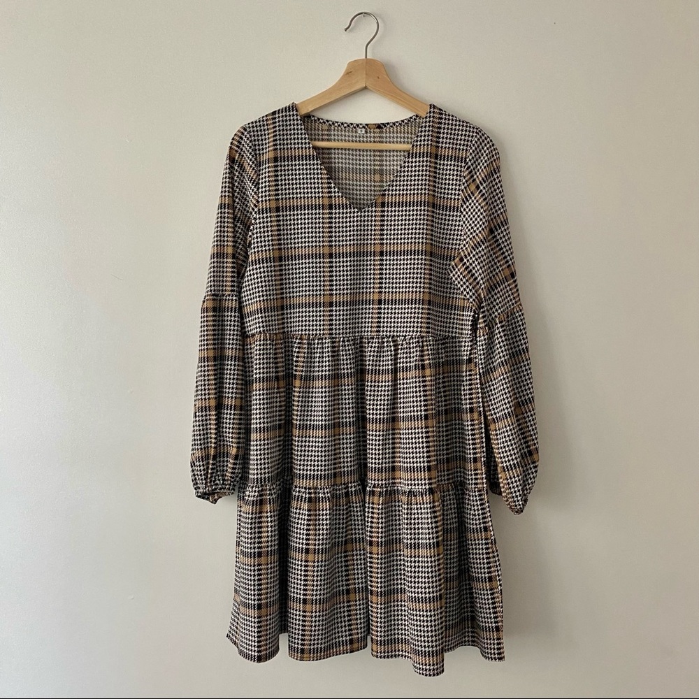 Houndstooth Print V-Neck Tiered Long Sleeve Shift Dress Size S
